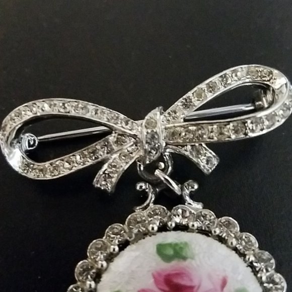 Vintage Guilloche Enamel & Rhinestone Bow Brooch - Picture 3 of 5